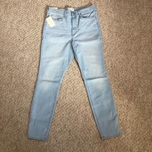 NWT ladies high rise skinny stretch jeans. Size 16 Long